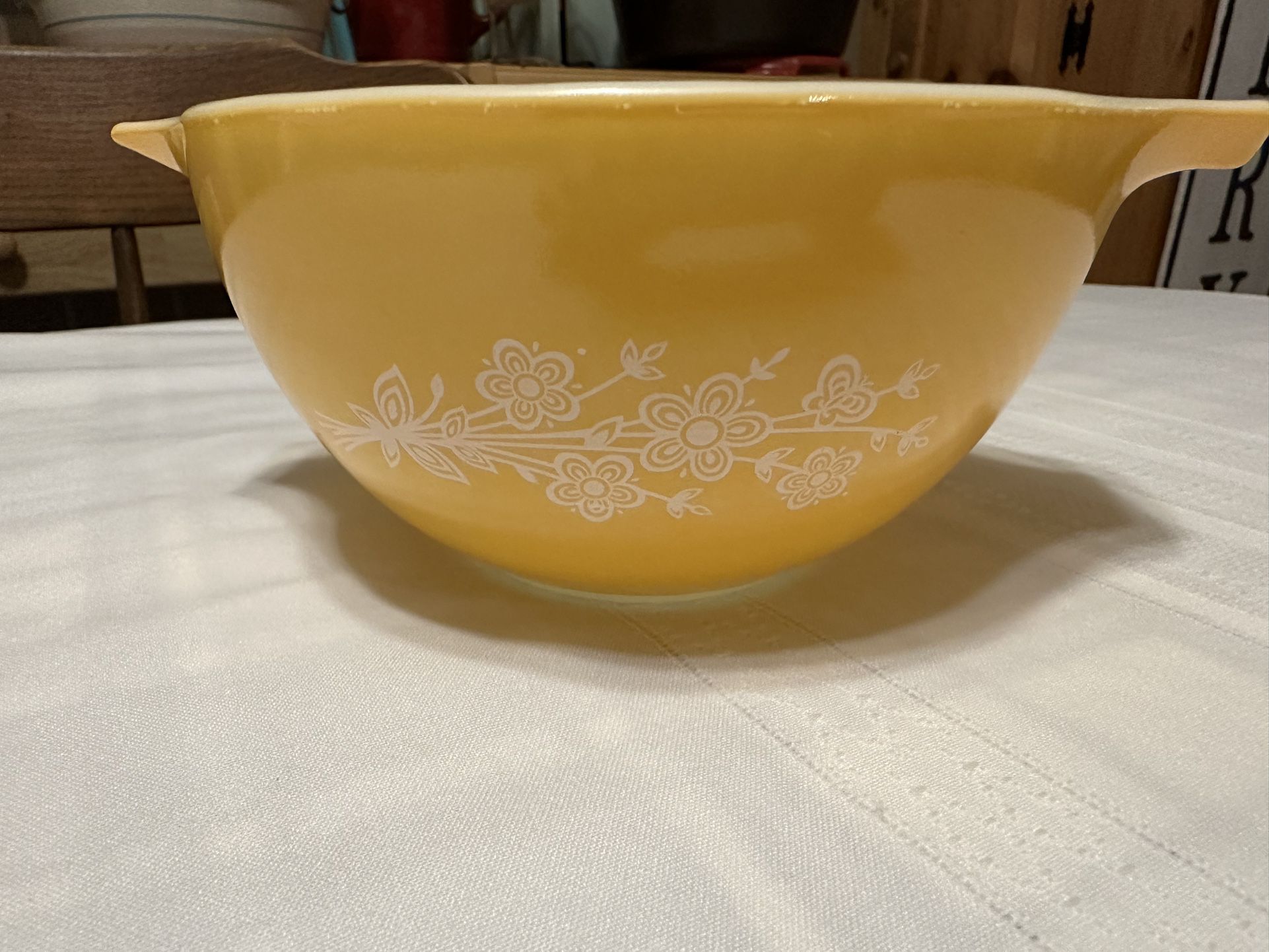 Vintage  Pyrex #441 Butterfly  Gold  Cinderella  Mixing Bowl