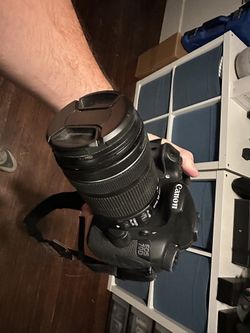 Canon 70D SLR Camera w/ 18-135 Kit Lens