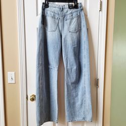 Blank NYC light blue denim belted jeans wide leg size 28