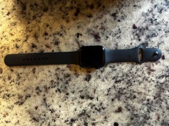 Apple Watch SE Black – Excellent Condition
