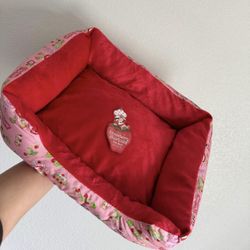 New Strawberry Shortcake Pet Bed