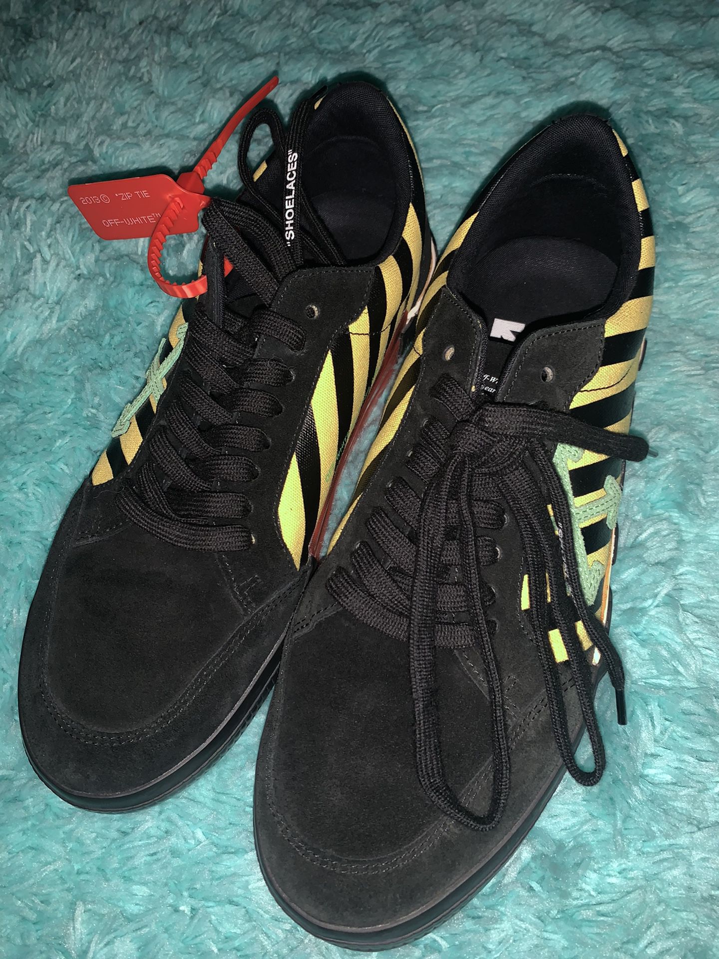 Off White Vulc Low Black Yellow - Size 44 ( 11 U.S.)     #offwhite #offwhiteshoes #mensshoes #shoes #skate #skateshoes #designer #y2k #2000s 