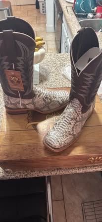 Alfa snakeskin boots
