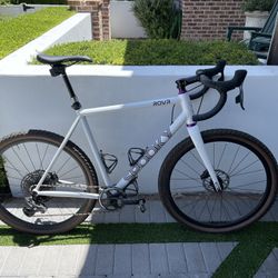 Spooky ROVR Gravel  Bike 