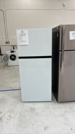 Garage or ADU Ready 18 cu ft Top Freezer Fridge @$450 Off MSRP!📉🏷️