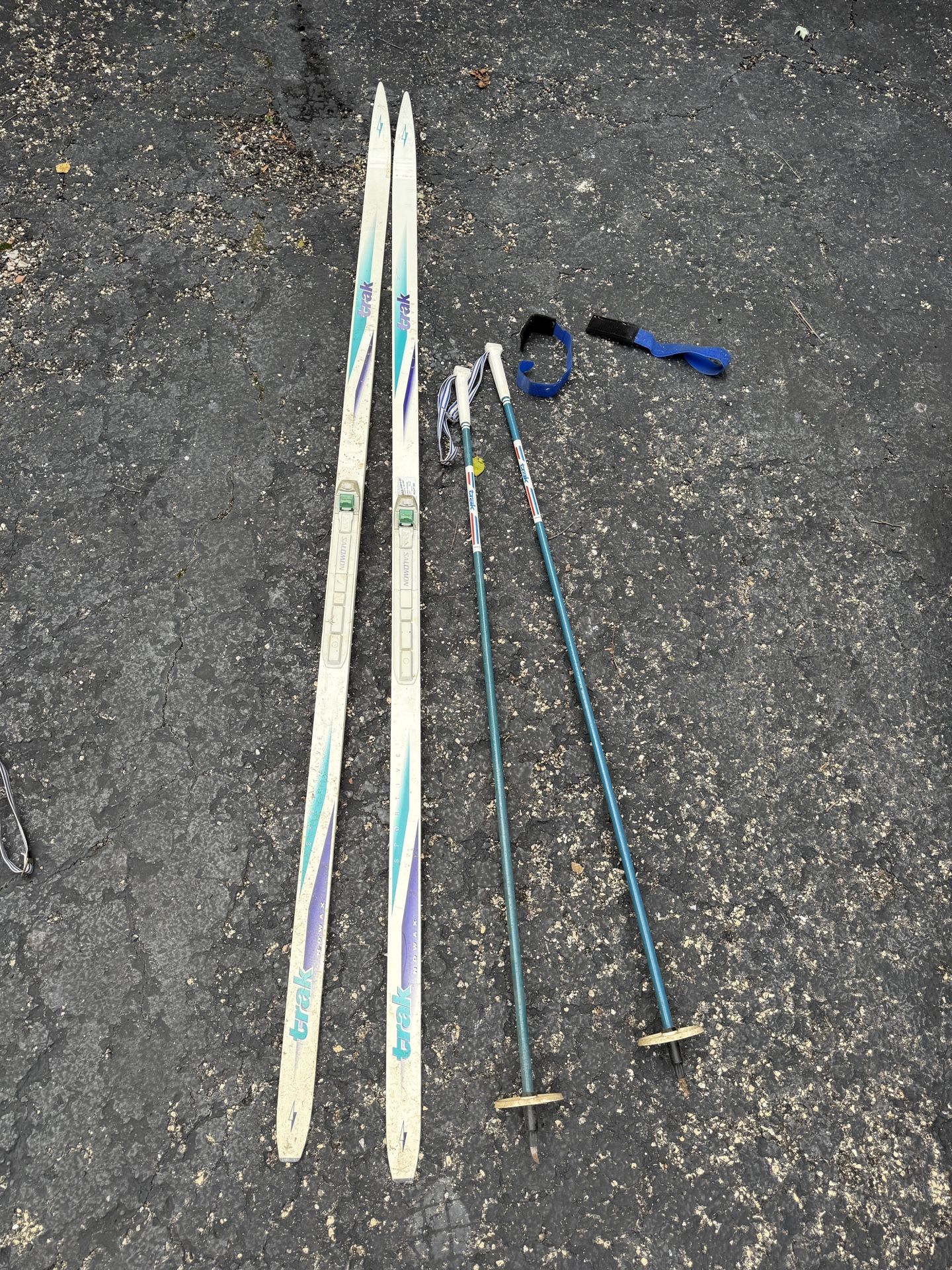 Vintage Trak Asymmetric 3.6 Cross Country Skis (215cm) with Poles - No Wax, Salomon Bindings