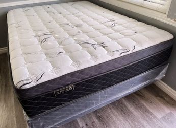 Queen Bamboo Plush Comfort Europillow Top 12inch Matres!!