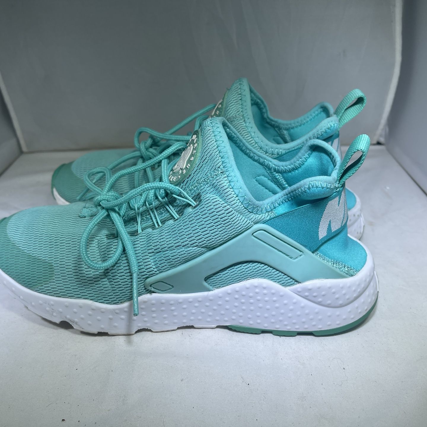 atributo Impermeable Subtropical PreOwned Nike Air Huarache Run Trainers Bright Turquoise Women's 7 for Sale  in Waipahu, HI - OfferUp