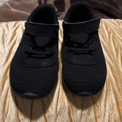 Great Condition Black Nikes Size 8