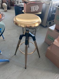 4 bar stools