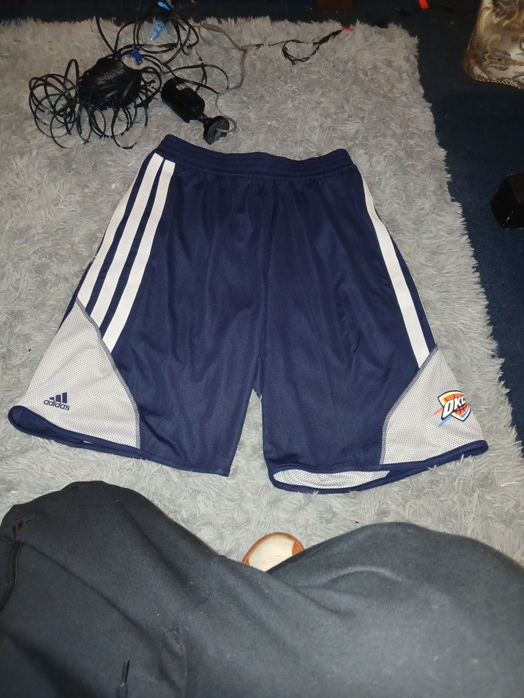 Men's Adidas Okc THUNDER  TEAM SHORTS SZ XL NEW