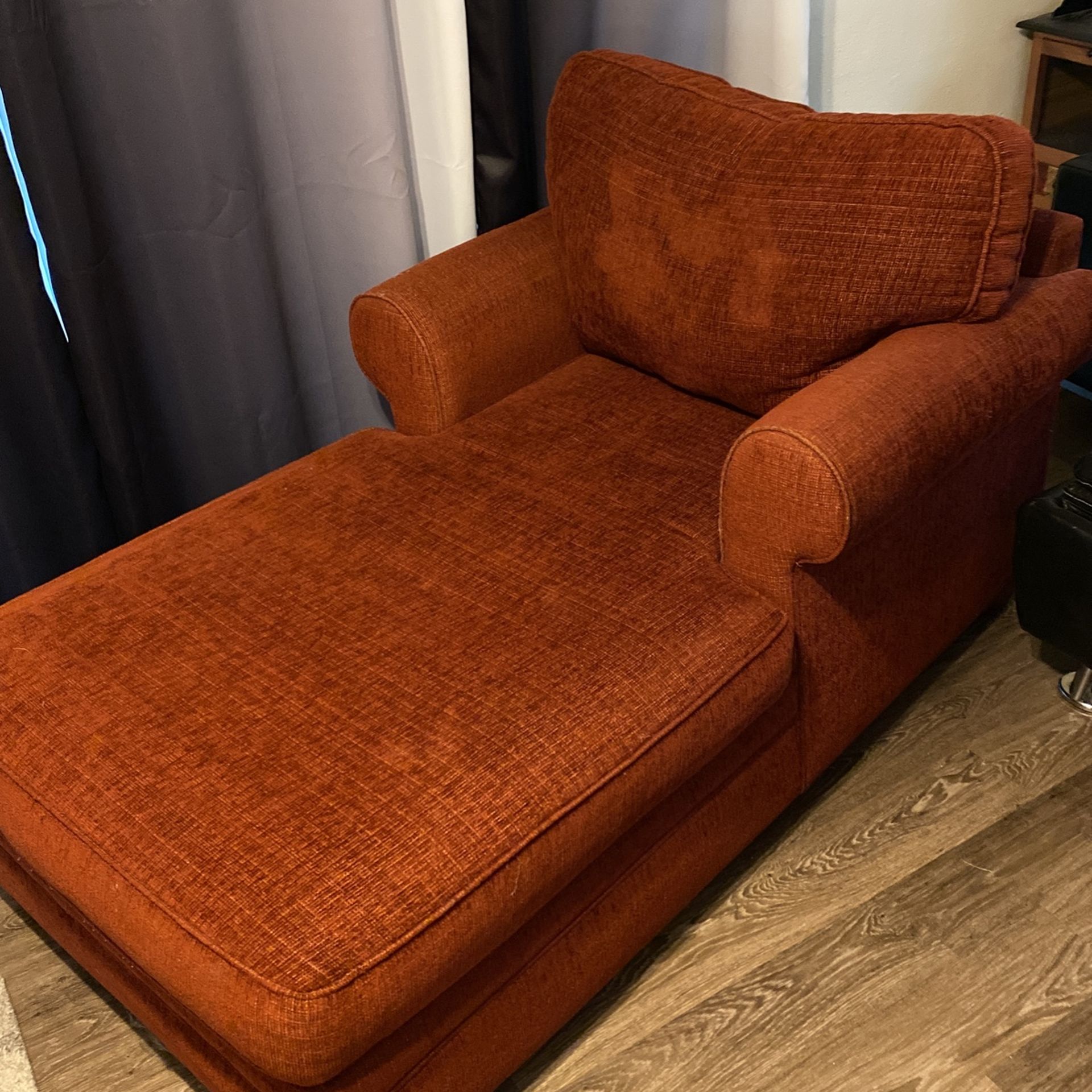 Chaise Lounge Chair By Haverty Audrey for Sale in Belle Isle, FL OfferUp