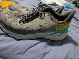 HOKA Clifton 7 barely used (men size 8 but unisex)