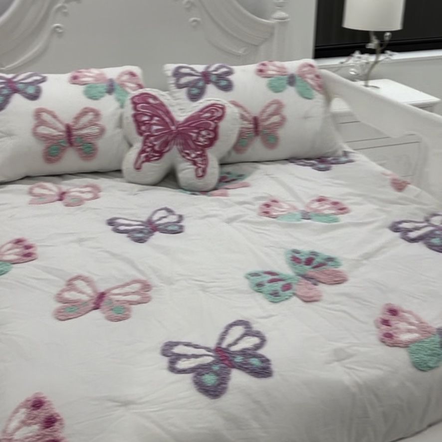 Disney Collection  Full Bed With Nightstand 