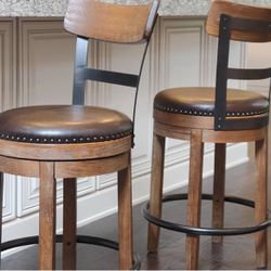 Signature Design by Ashley Pinnadel 24" Modern Farmhouse Counter Height  Two Barstool, Light Brown