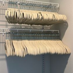 200 Velvet Hangers