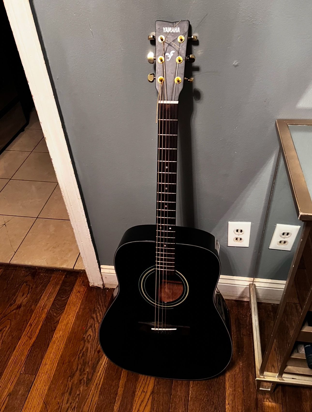 Yamaha Black Acoustic Guitar
