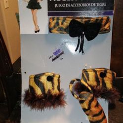 4 Piece Tiger Accessories Set (Missing Headband)