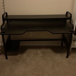 Fredde Gaming Desk