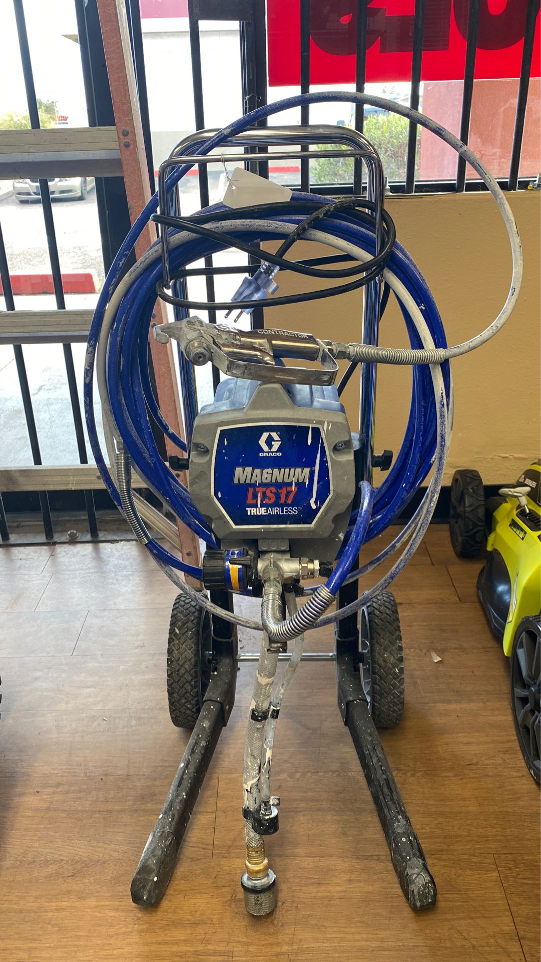 Gracie Magnum LTS 17 Paint sprayer for Sale in Chandler, AZ OfferUp