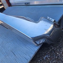 Vendo defensa  cromada de gmc sierra 1500 del 2022 hasta la 2026