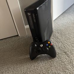 Black Xbox 360 