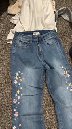 Bamboo Floral Embroidered Light Wash Jeans