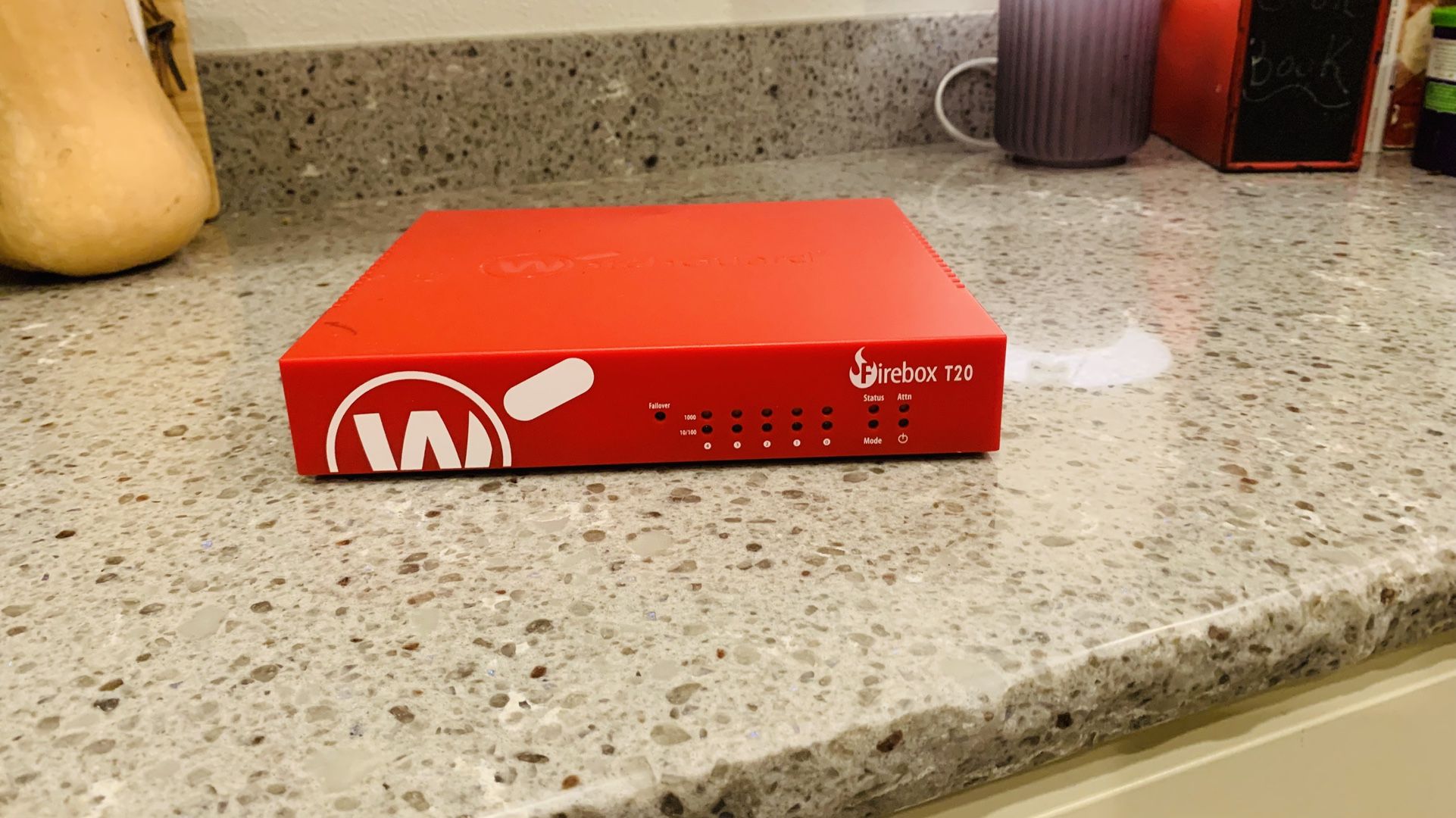 Firewall / Router - WatchGuard Firebox T20 Firewall VPN + 3yr Total Security Suite