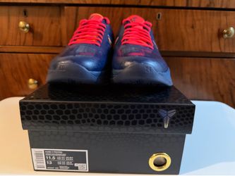 Kobe 5 Caitlin Clark  size 11.5 DS