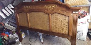 Photo REALLY NICE OLD HEADBOARD IN EXCELLENT CONDITION