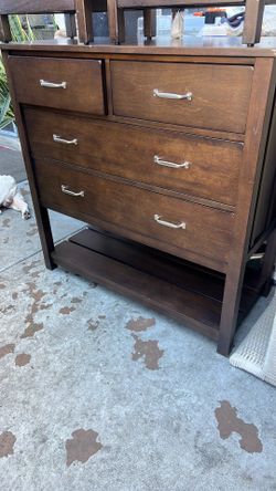 Dresser