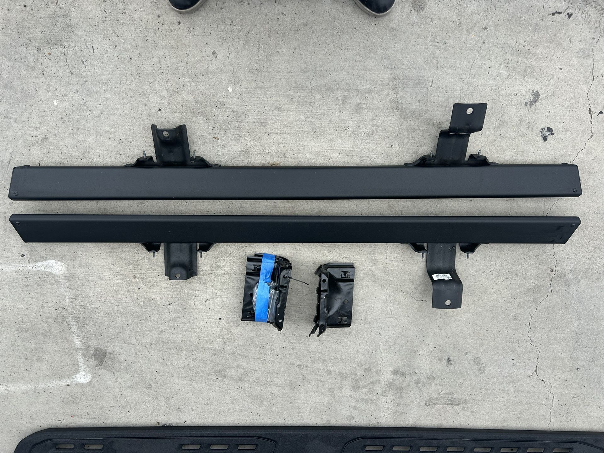 OEM 2021-24 Ford Bronco 2 Door Rock Sliders / Boards W/ Hardware