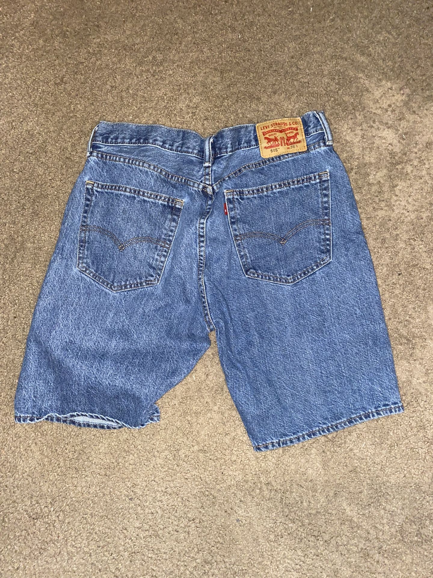 Levi Jorts