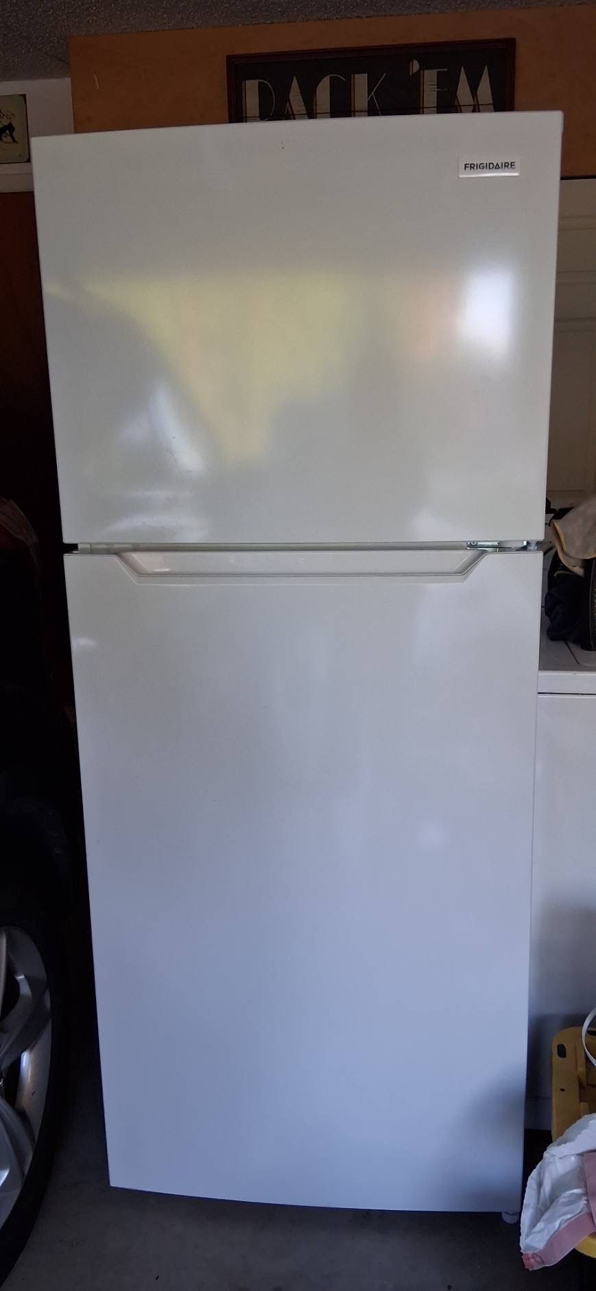 FRIGIDAIRE FR 17.6-CU FT TM FFHT1822