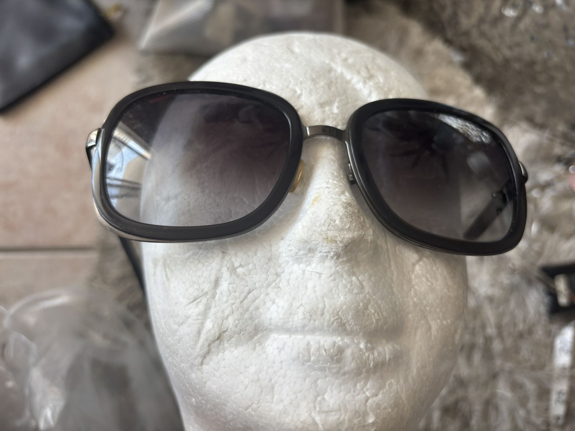 Chloe sunglasses logo frames y2k oversized lens glasses  display picture 3