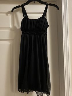 Girls Dress (Size Medium)