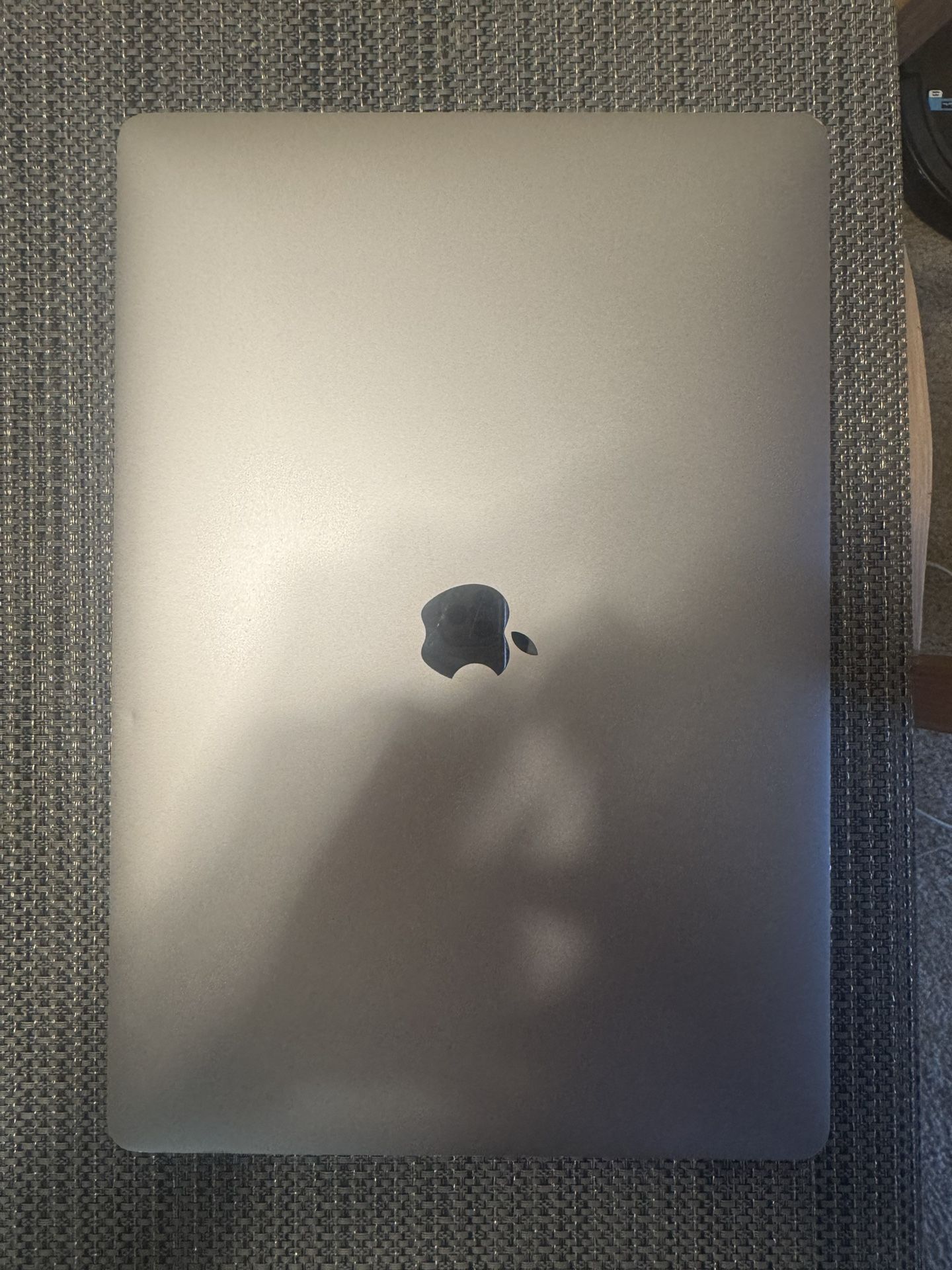 💻 MacBook Pro 15.4” (2019) – Intel Core i7, 32GB RAM, 500GB SSD