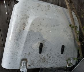 Jeep Wrangler JL/Gladiator Hood. $250 FIRM(I paid $350 for it).