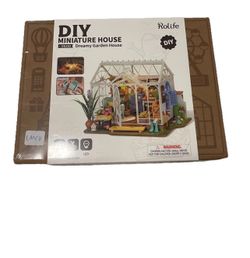 DIY miniature House Rolife Dreamy Garden House