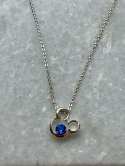 DISNEY SILVER PLATED CHAIN SWAROVSKI BLUE CRYSTAL MICKEY MOUSE PENDANT NECKLACE