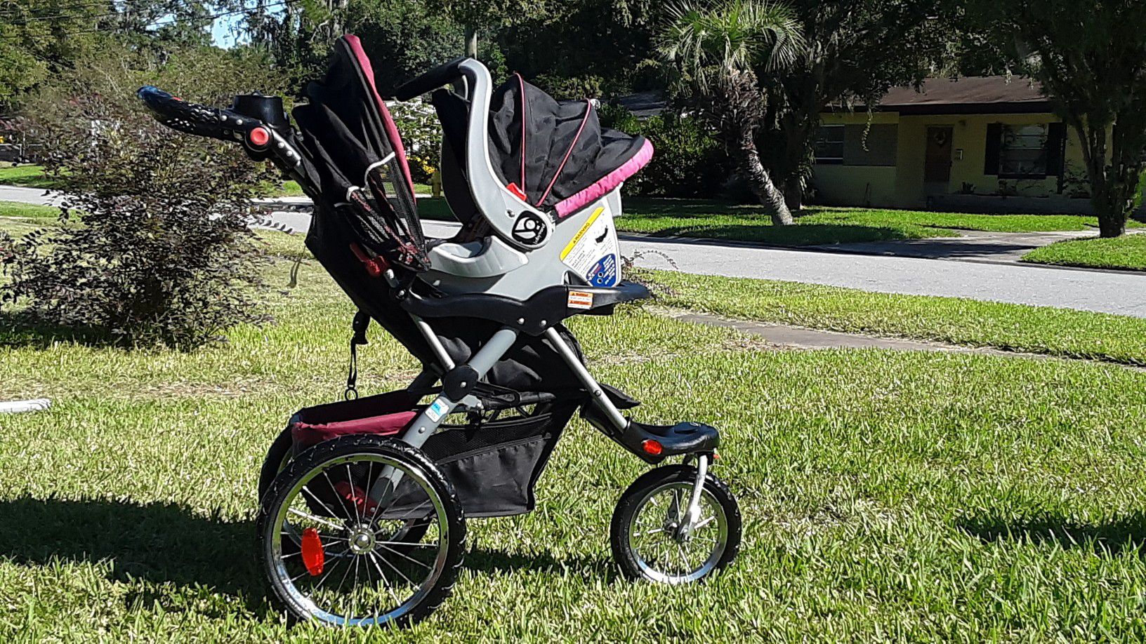 Baby Trend Stroller "Expedition ELX" with Car Seat