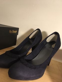 Zapatos cerrados talla 7 azul marino