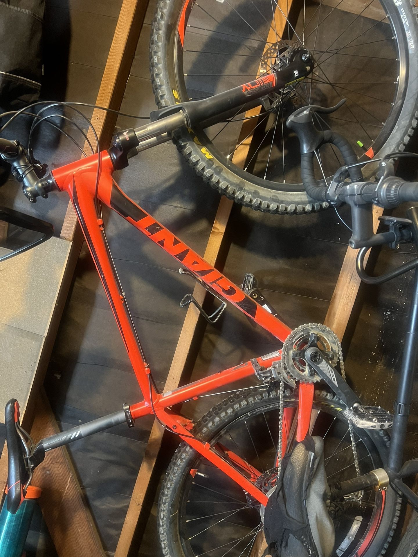 Giant Hard Tail Mountain Bike