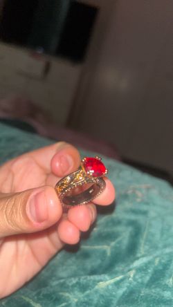 Gold ring ( don’t know if real )