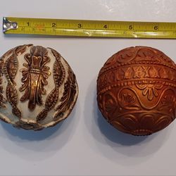 2 Decorative Balls Speheres Home Decor