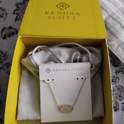 Gold Kendra Scott Necklace 