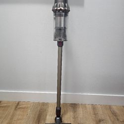 Dyson V8 Animal Cordless Vacuum 