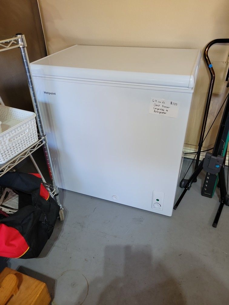 Hotpoint chest freezer is a convertible model that can function as either a freezer or a refrigerator.