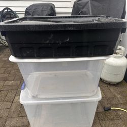 Storage containers
