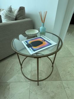 Side coffee table